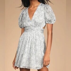 NWT Lulus Budding Love White‎ Floral Print Puff Sleeve Cutout Mini Dress Size S